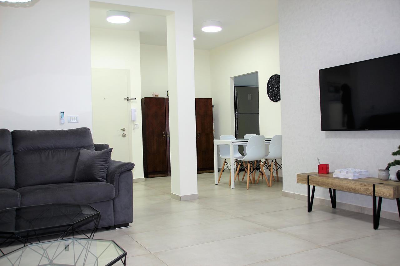 Arianked Palace With Private Parking Apartment Tel Aviv Ngoại thất bức ảnh